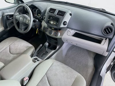 Toyota RAV4 Base 2010