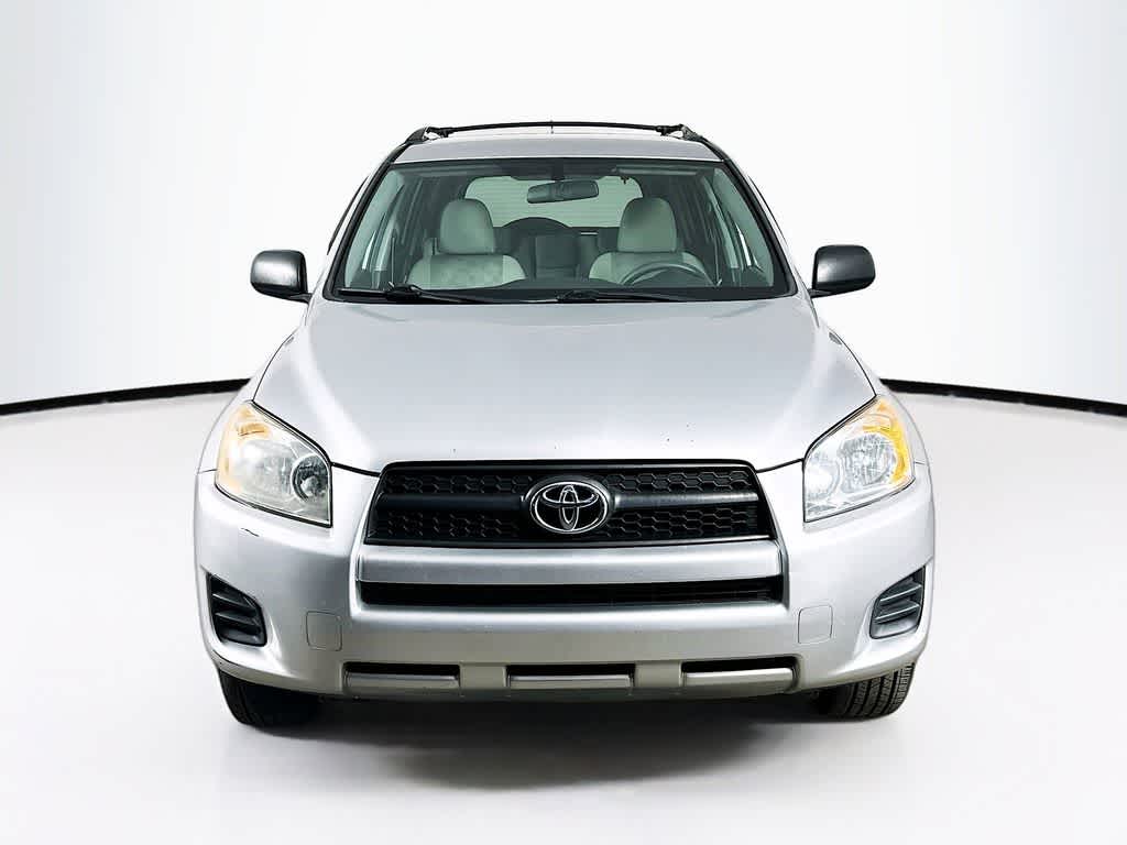 Toyota RAV4 Base 2010