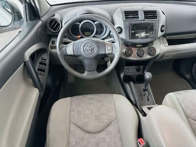 Toyota RAV4 Base 2010