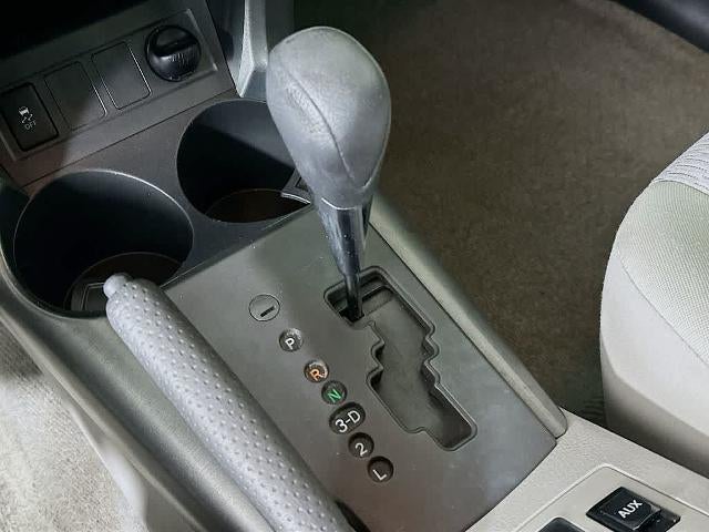 Toyota RAV4 Base 2010