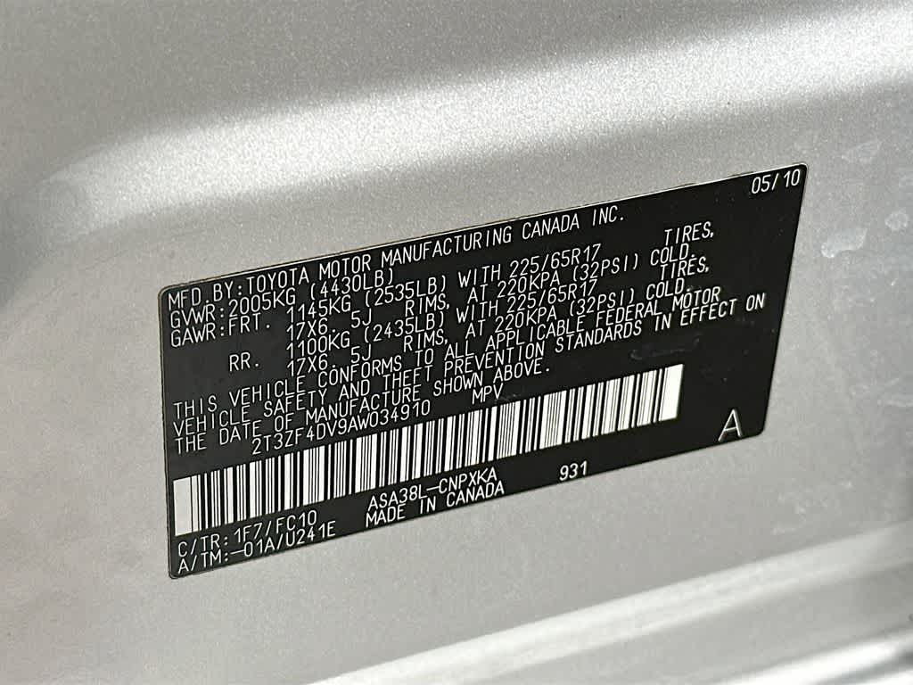 Toyota RAV4 Base 2010