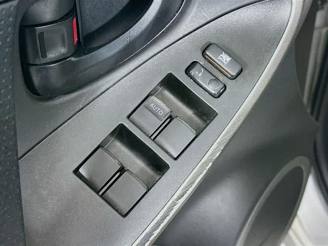 Toyota RAV4 Base 2010