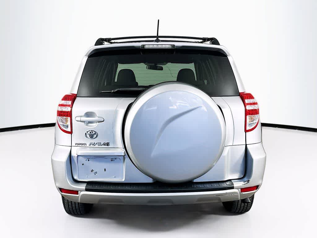 Toyota RAV4 Base 2010