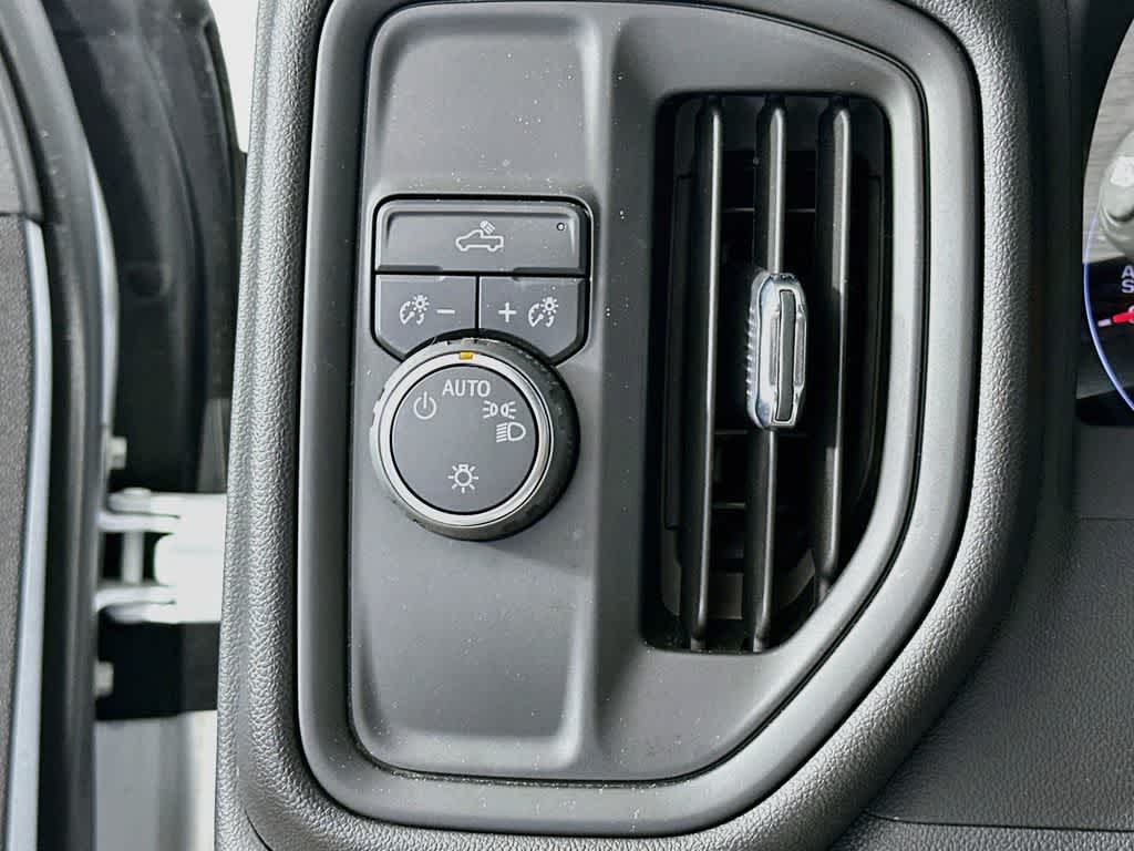 Chevrolet Silverado 1500 Custom 2022