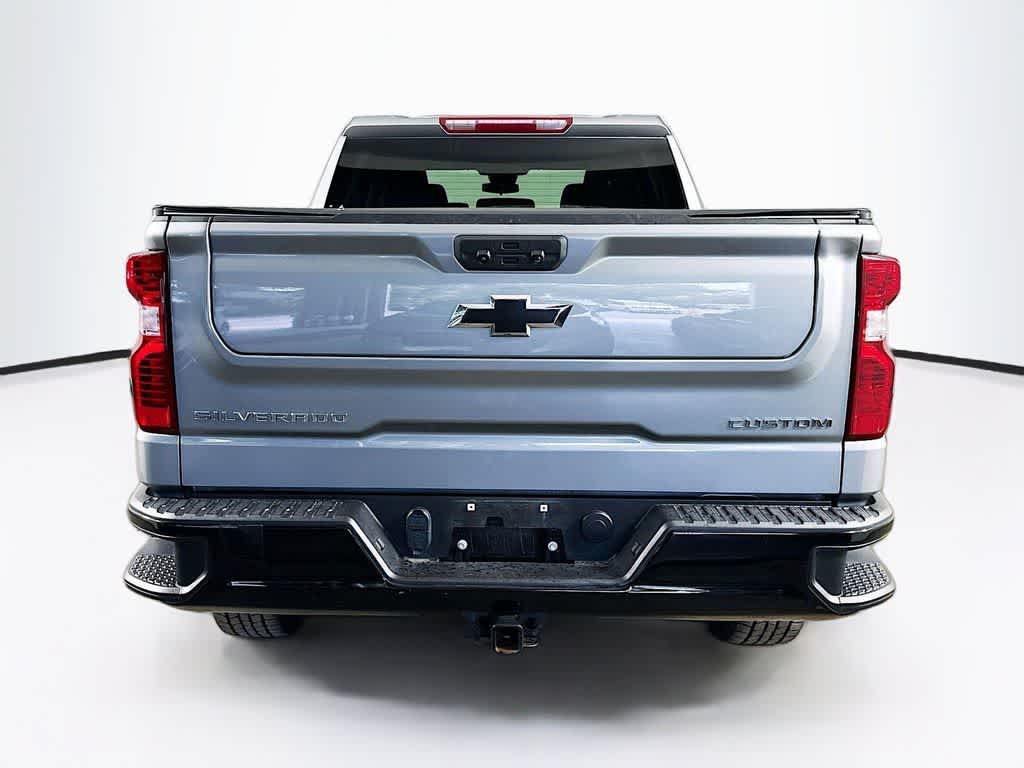 Chevrolet Silverado 1500 Custom Trail Boss 2024