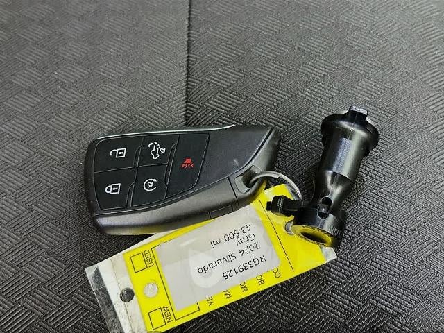 Chevrolet Silverado 1500 Custom Trail Boss 2024