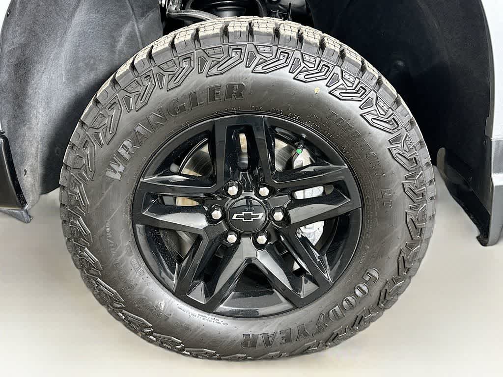 Chevrolet Silverado 1500 Custom Trail Boss 2024