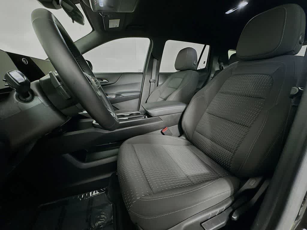Chevrolet Equinox LT con tracción delantera, 2025