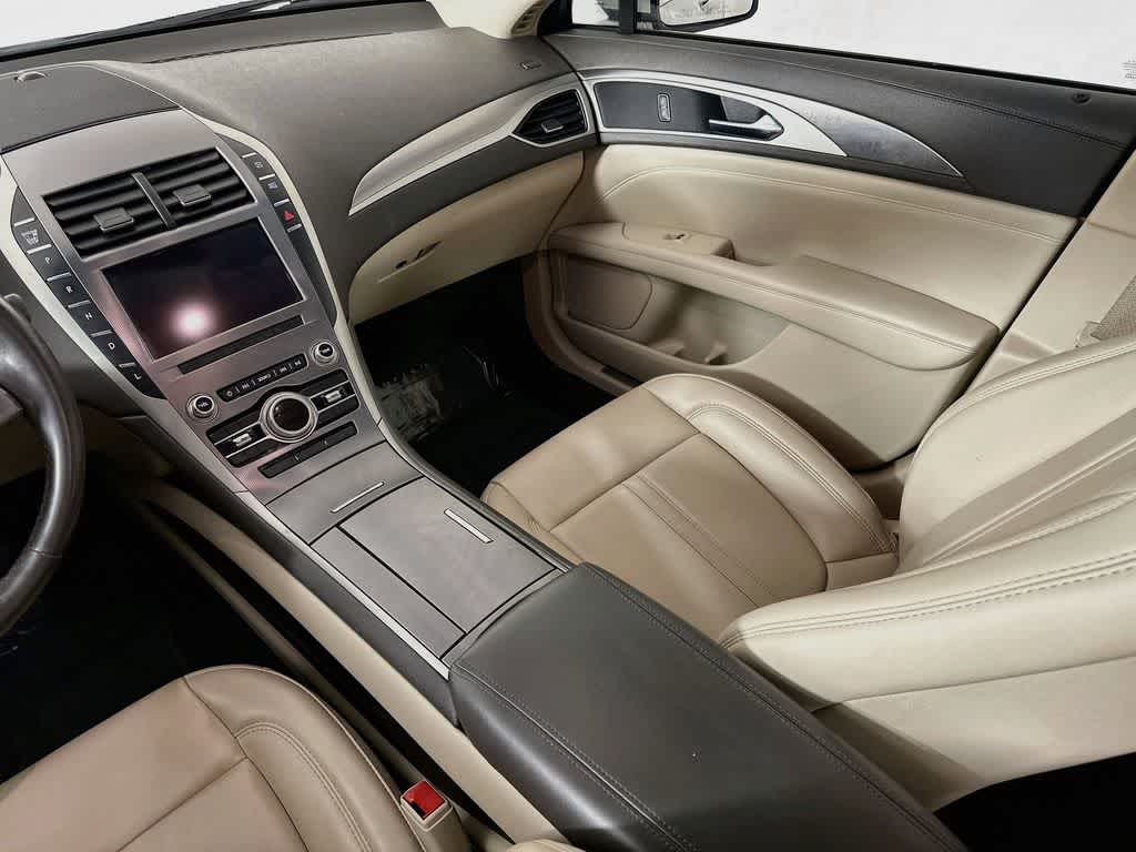 Lincoln MKZ Hybrid 2020, versión básica