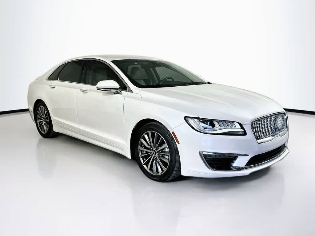 Lincoln MKZ Hybrid 2020, versión básica