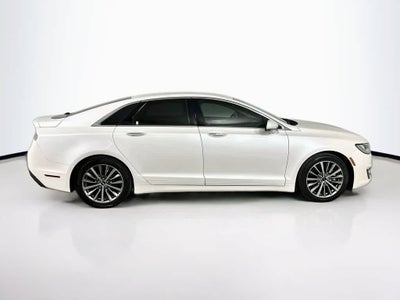 Lincoln MKZ Hybrid 2020, versión básica