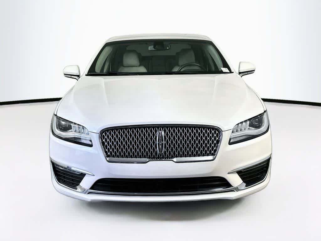 Lincoln MKZ Hybrid 2020, versión básica