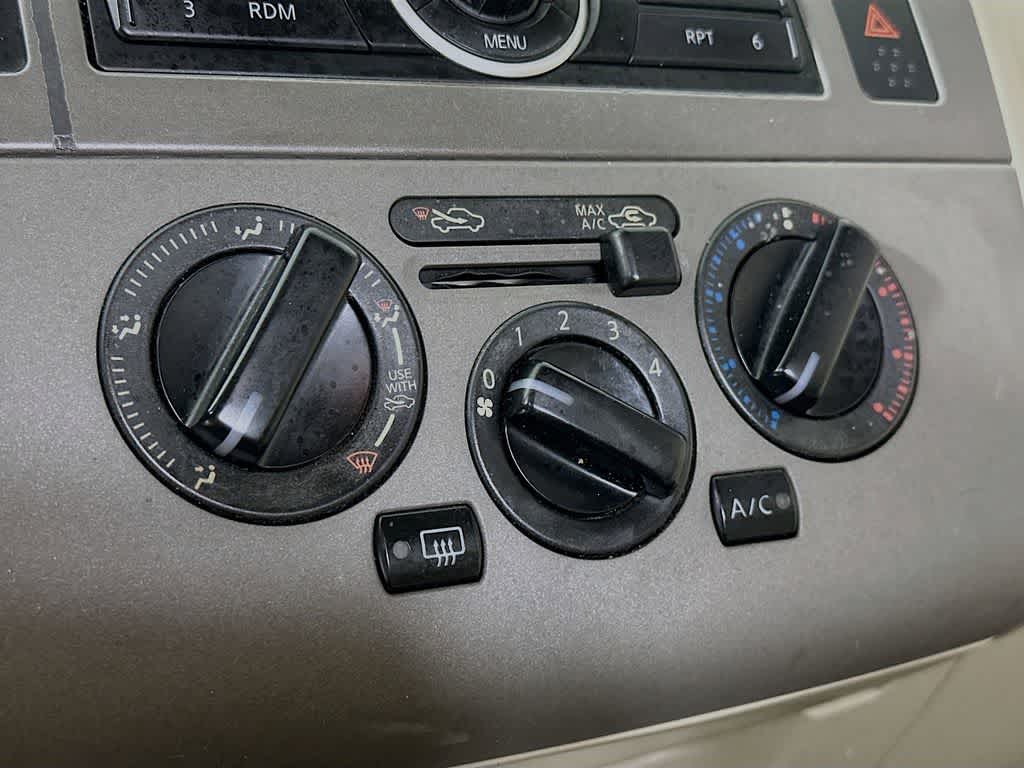 Nissan Versa 1.8 S de 2009
