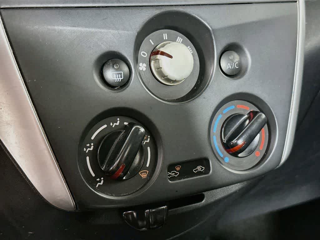 Nissan Versa SV 2015