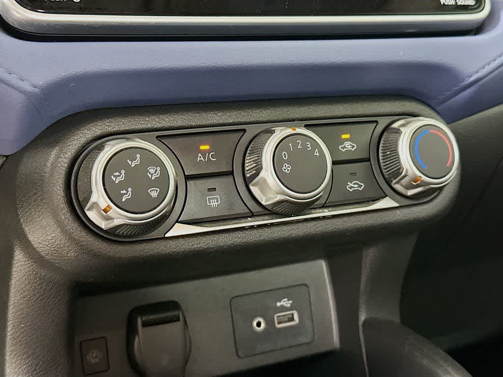 2023 Nissan Versa SV