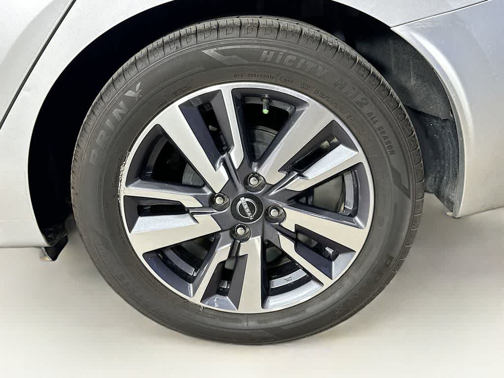 2023 Nissan Versa SV