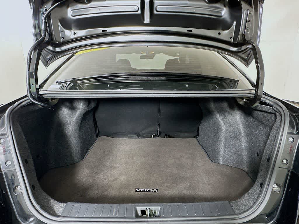 2023 Nissan Versa SV