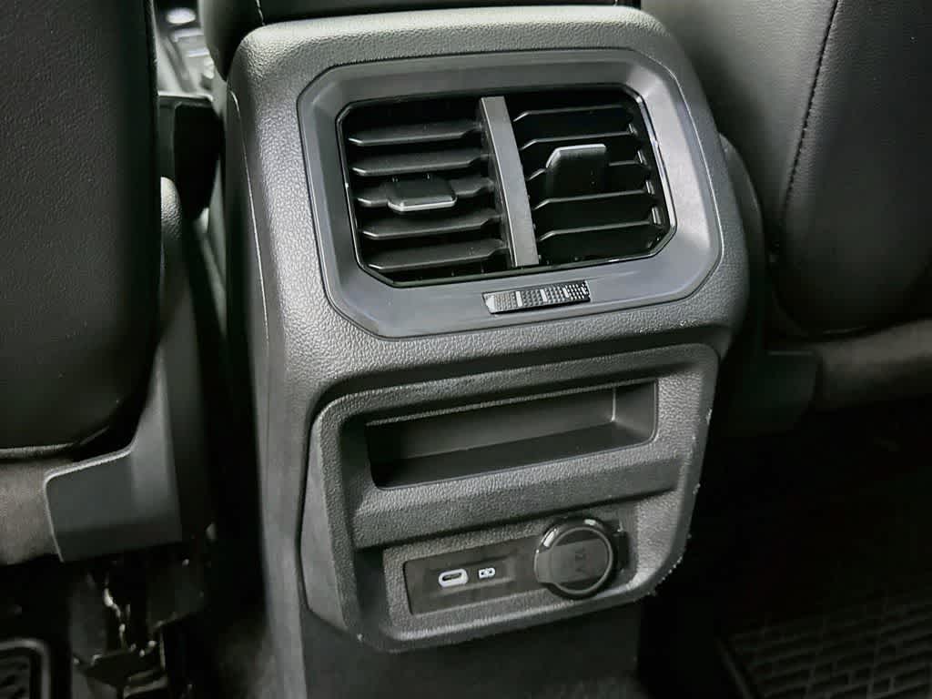 Volkswagen Tiguan SEL R-Line 2024