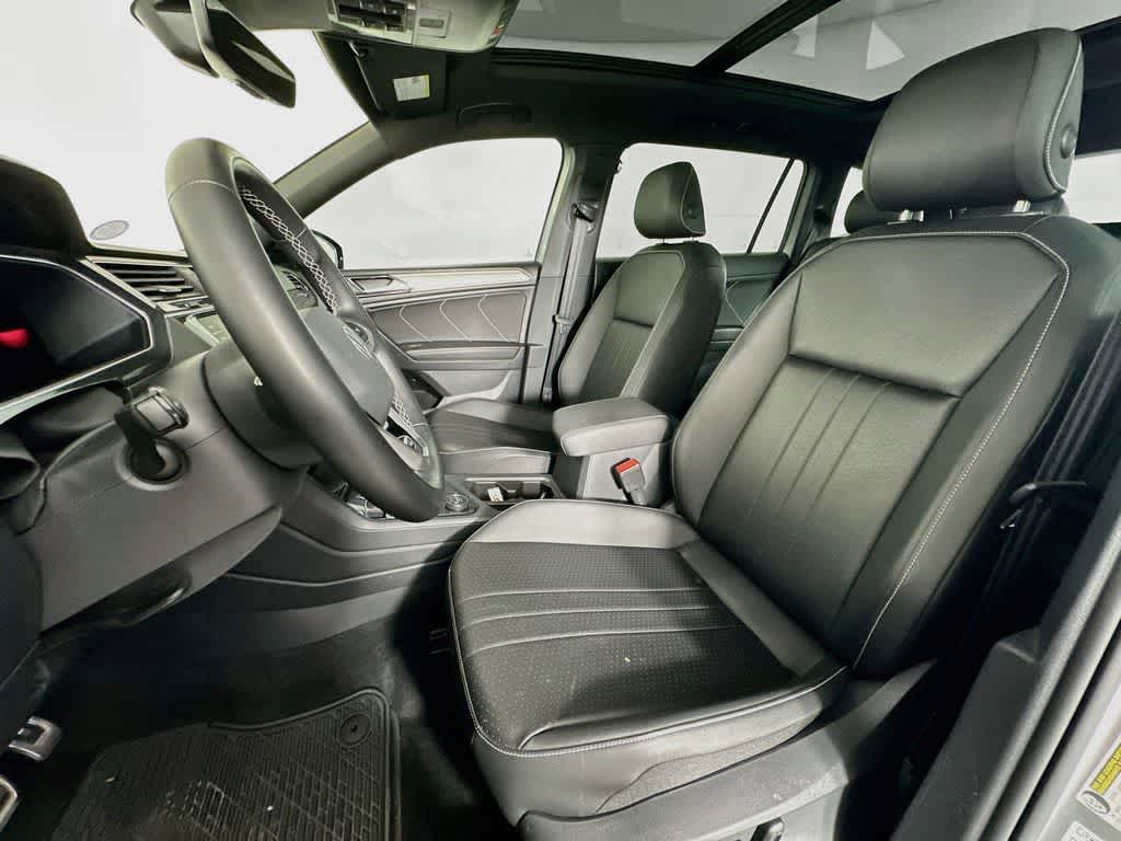 2023 Volkswagen Tiguan SE R-Line Negro