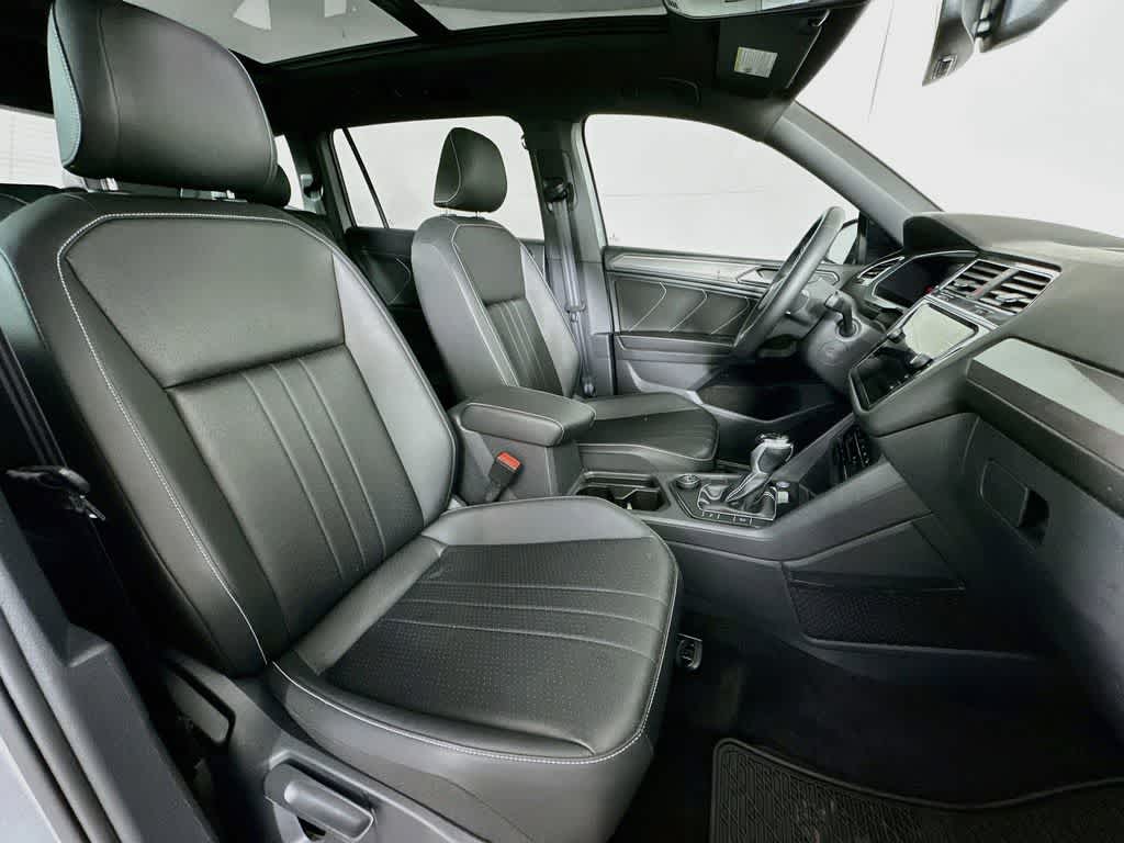 2023 Volkswagen Tiguan SE R-Line Negro