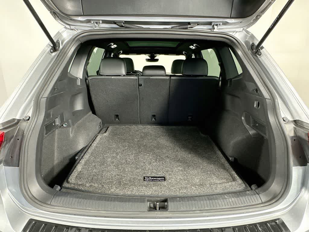 2023 Volkswagen Tiguan SE R-Line Negro