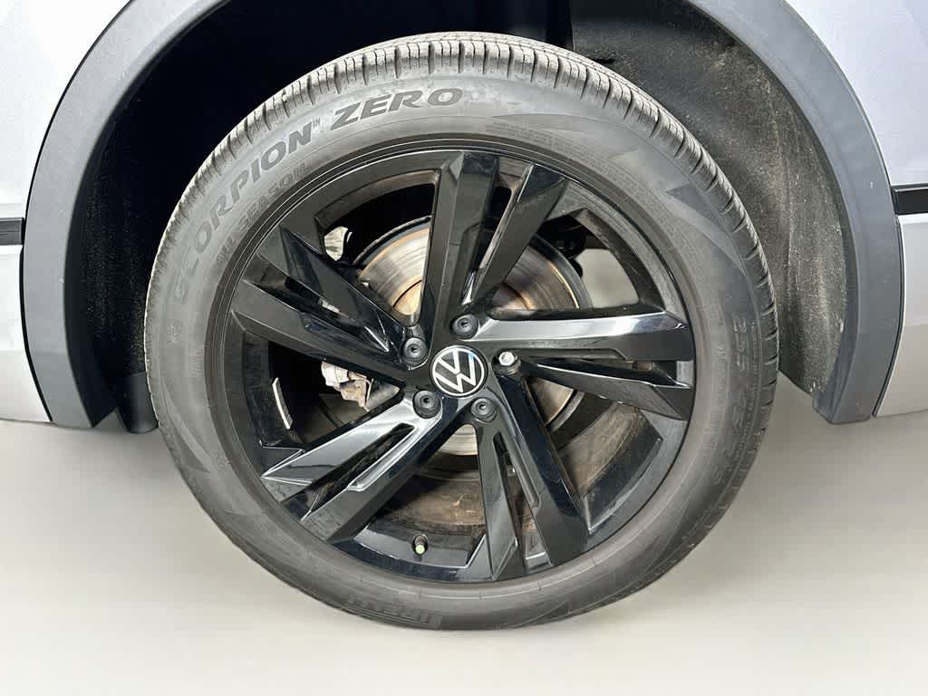 2023 Volkswagen Tiguan SE R-Line Negro