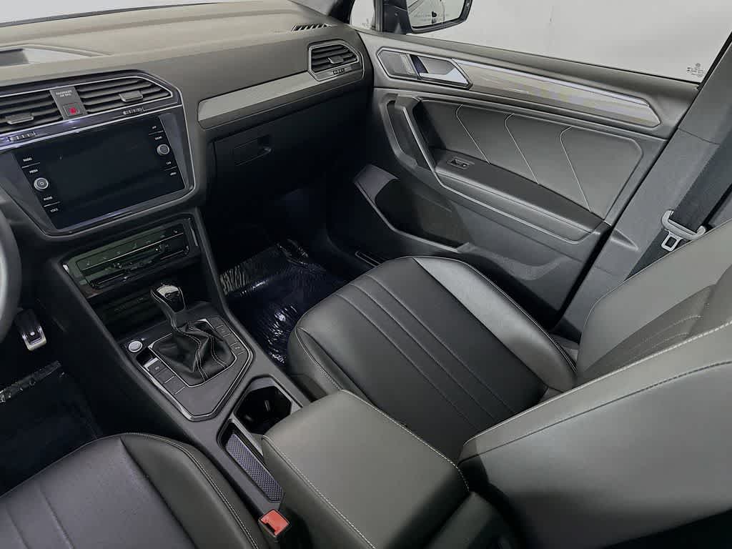 2023 Volkswagen Tiguan SE R-Line Negro