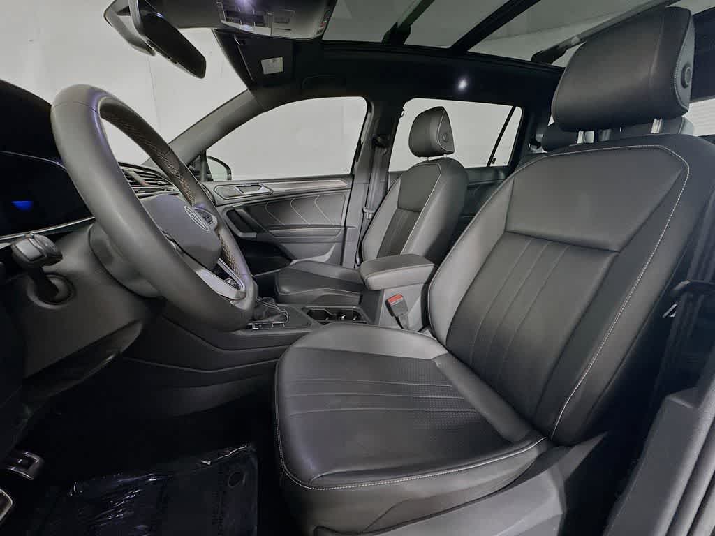 2023 Volkswagen Tiguan SE R-Line Negro