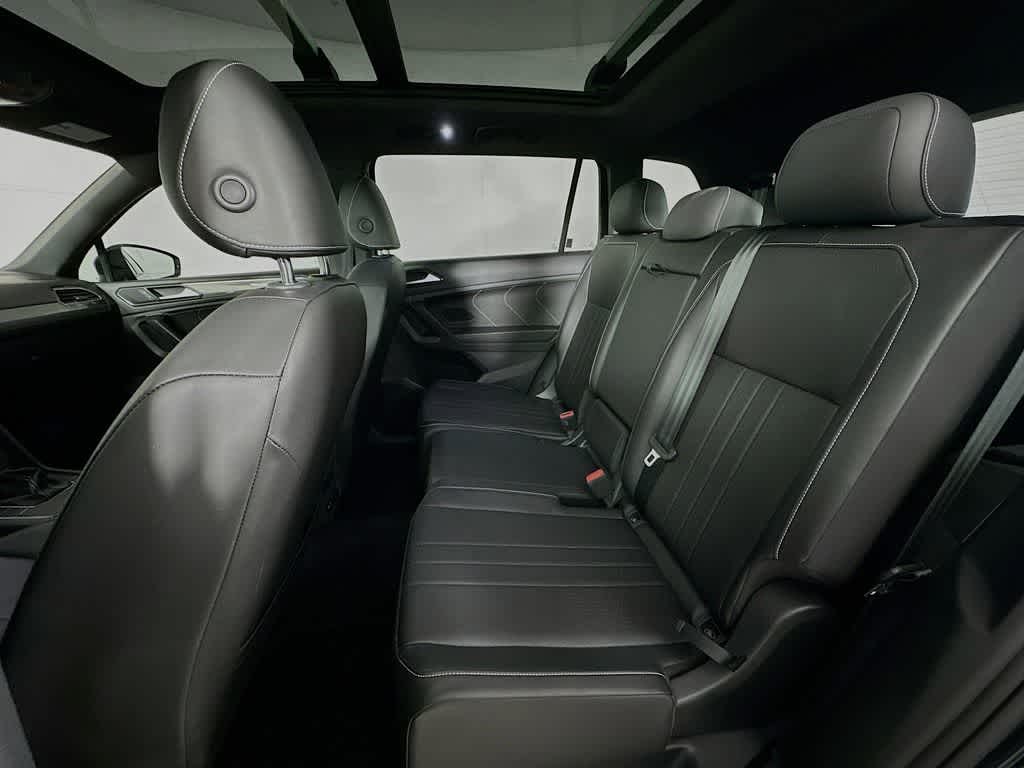 2023 Volkswagen Tiguan SE R-Line Negro