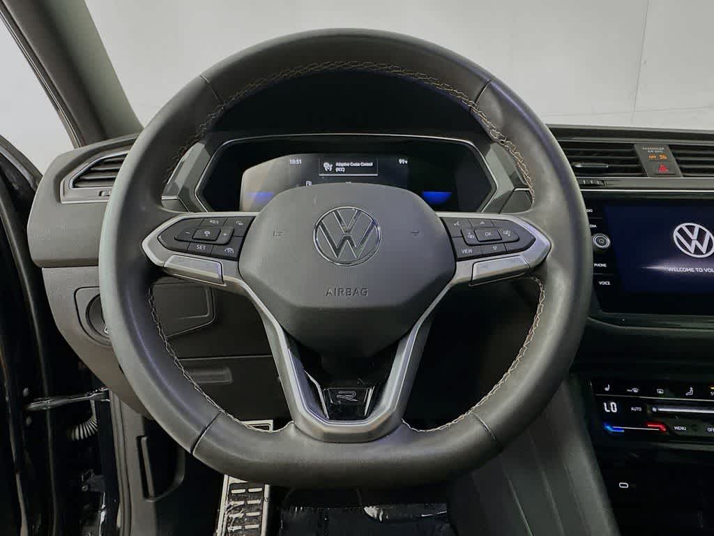 2023 Volkswagen Tiguan SE R-Line Negro