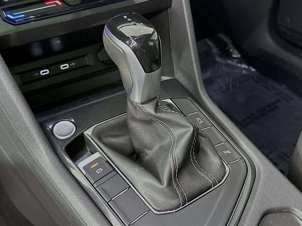 2023 Volkswagen Tiguan SE R-Line Negro