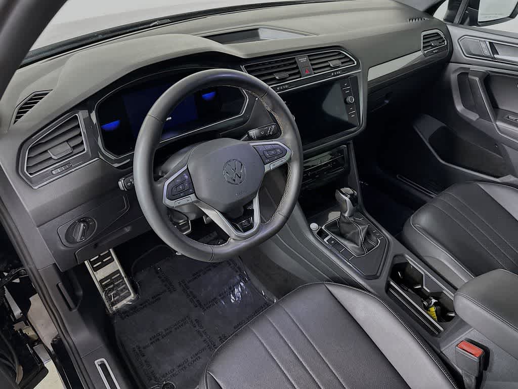 2023 Volkswagen Tiguan SE R-Line Negro