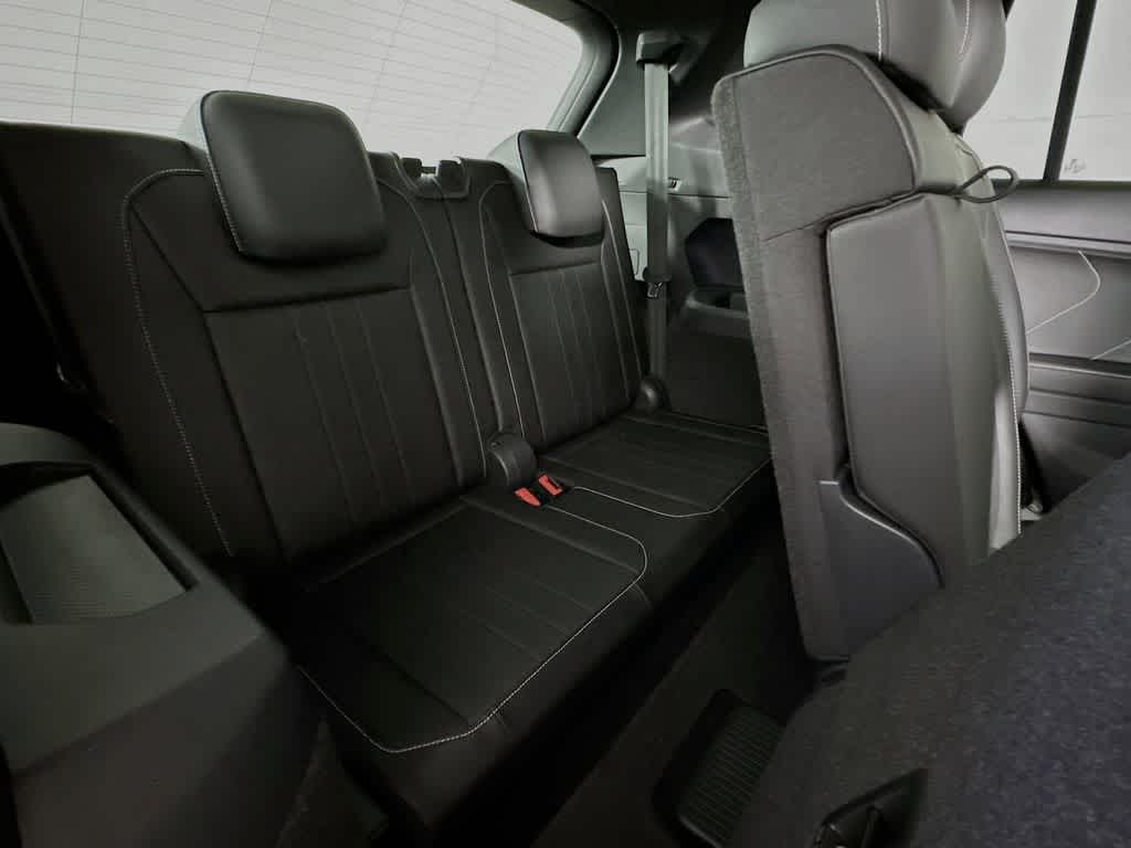 2023 Volkswagen Tiguan SE R-Line Negro