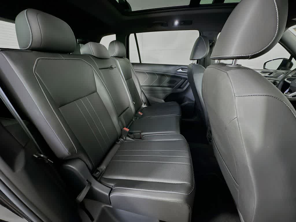 2023 Volkswagen Tiguan SE R-Line Negro