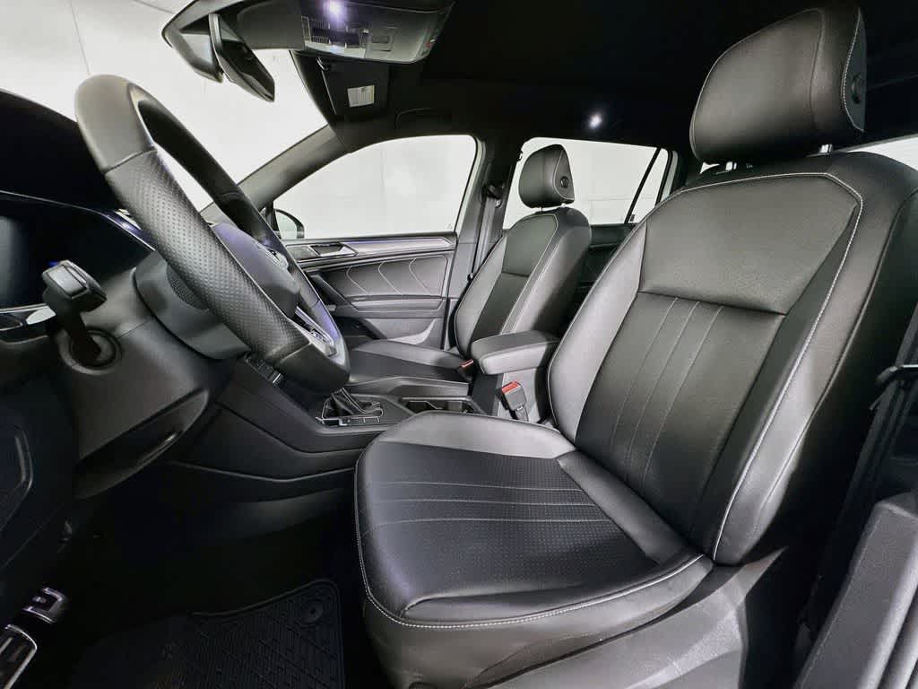 2023 Volkswagen Tiguan SE R-Line Negro