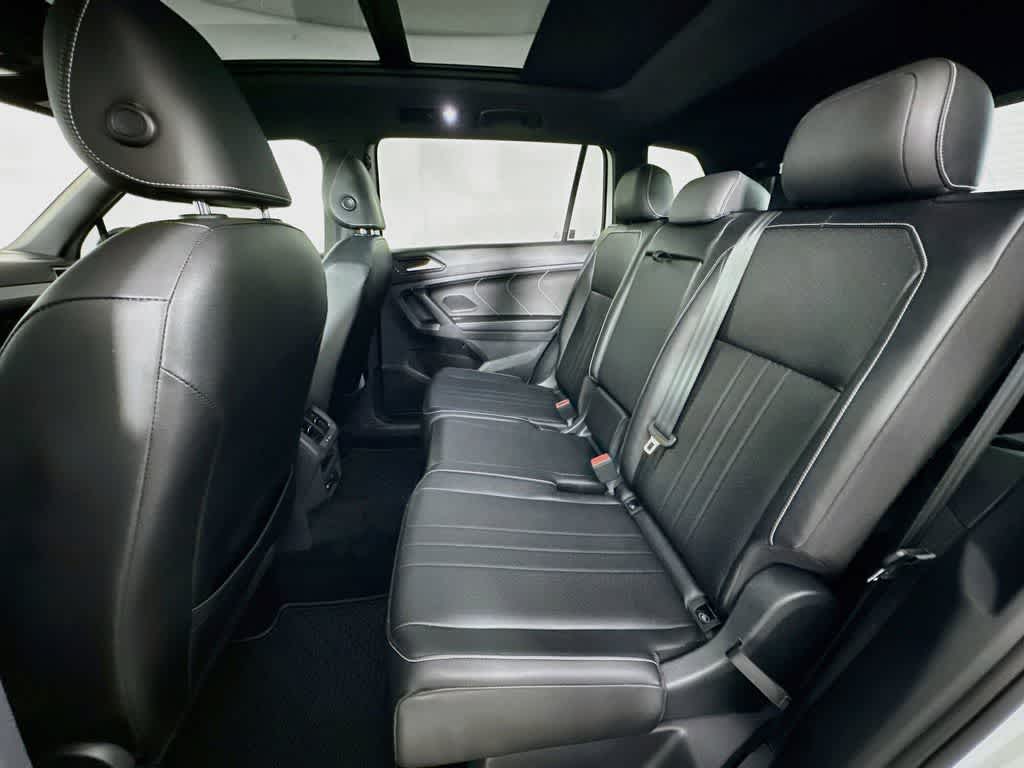 2023 Volkswagen Tiguan SE R-Line Negro