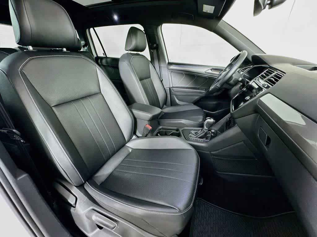 2023 Volkswagen Tiguan SE R-Line Negro