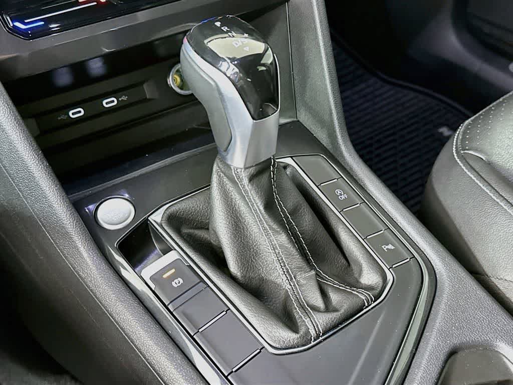 2023 Volkswagen Tiguan SE R-Line Negro