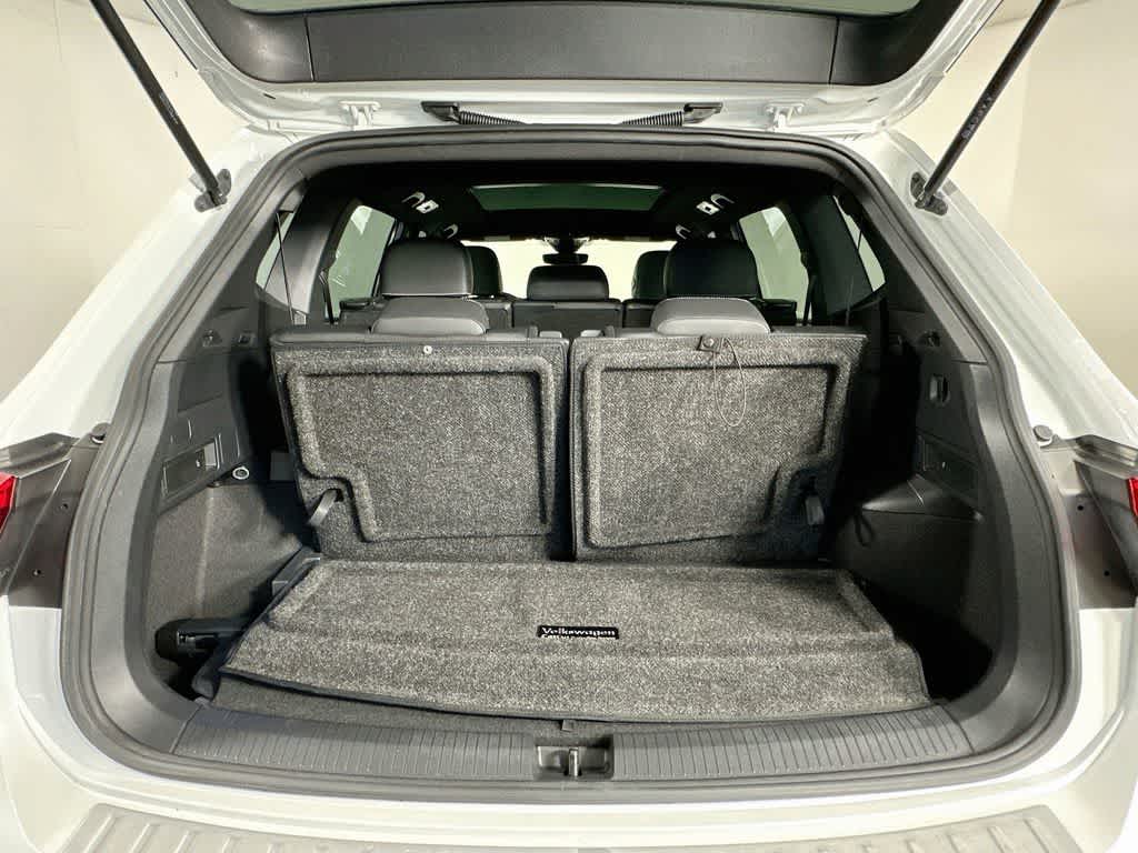 2023 Volkswagen Tiguan SE R-Line Negro