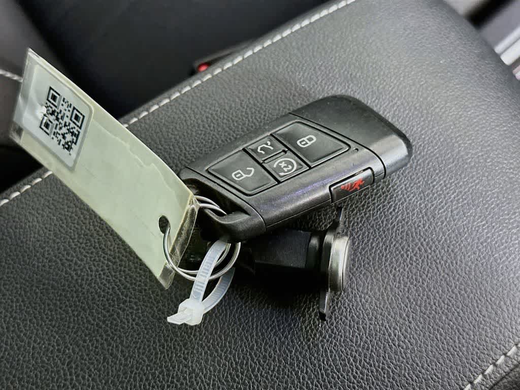 2023 Volkswagen Tiguan SE R-Line Negro