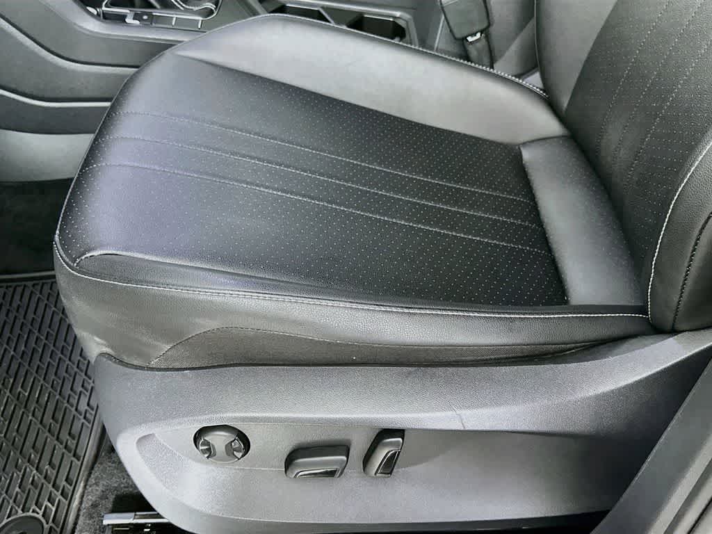 2023 Volkswagen Tiguan SE R-Line Negro