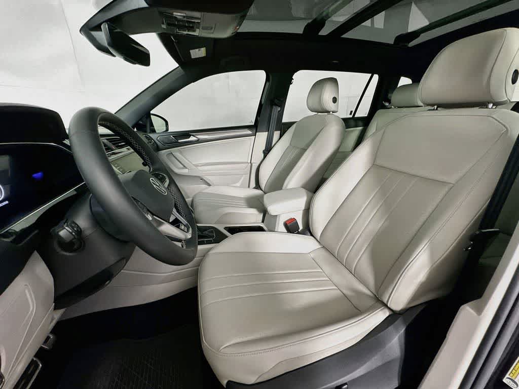 2023 Volkswagen Tiguan SE R-Line Negro
