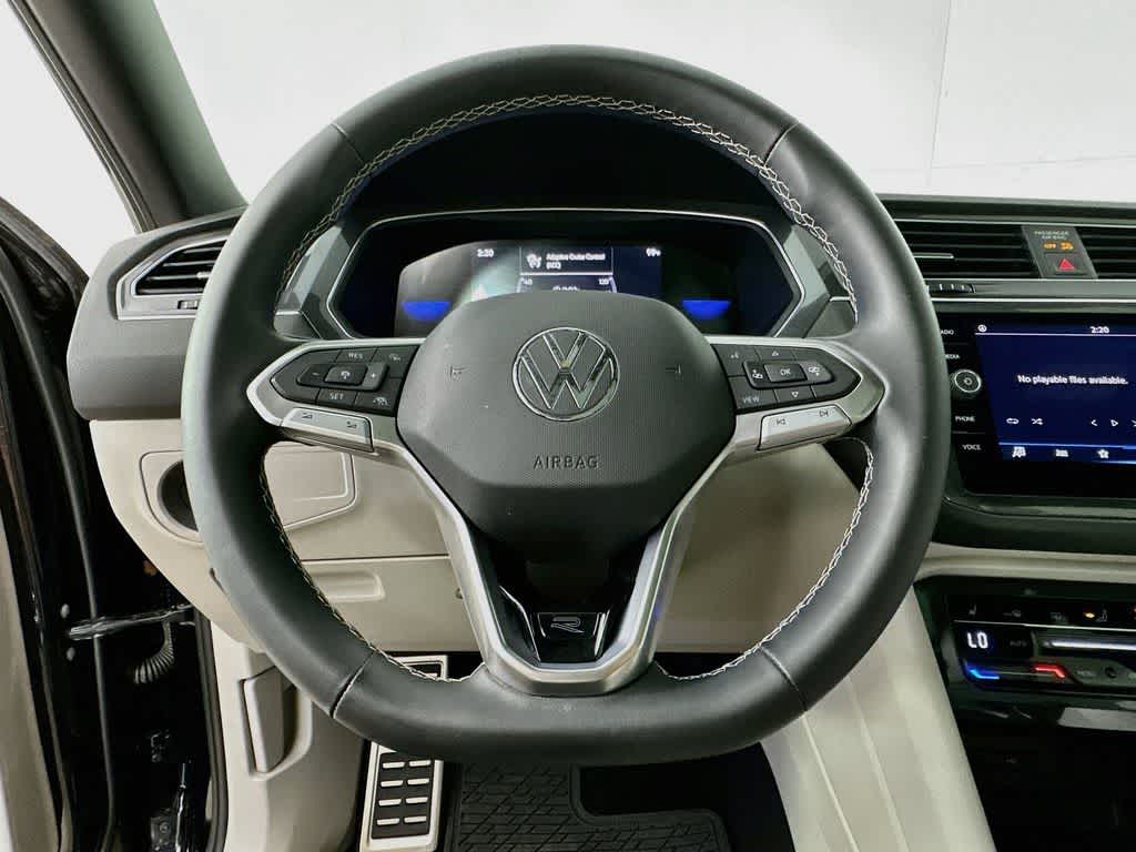 2023 Volkswagen Tiguan SE R-Line Negro