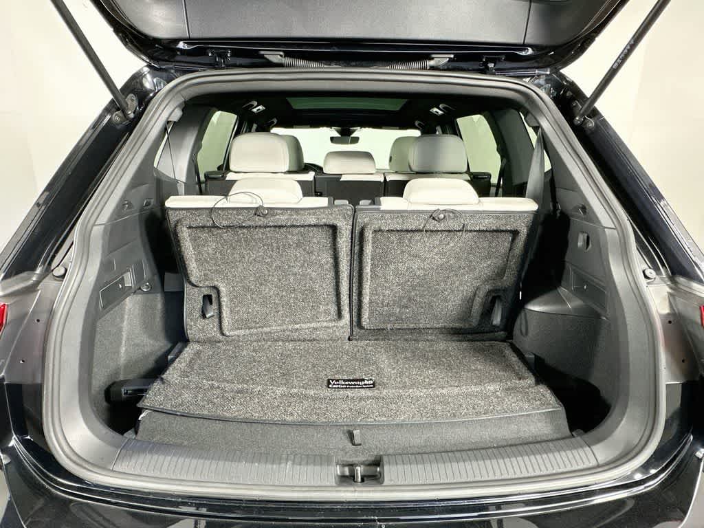 2023 Volkswagen Tiguan SE R-Line Negro