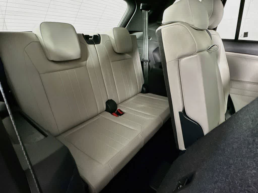 2023 Volkswagen Tiguan SE R-Line Negro