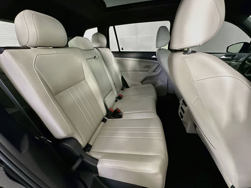 2023 Volkswagen Tiguan SE R-Line Negro