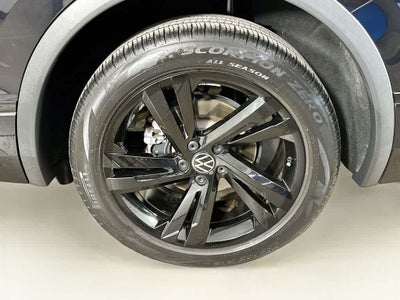 2023 Volkswagen Tiguan SE R-Line Negro