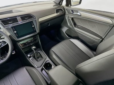 2023 Volkswagen Tiguan SE R-Line Negro