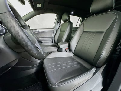 2023 Volkswagen Tiguan SE R-Line Negro