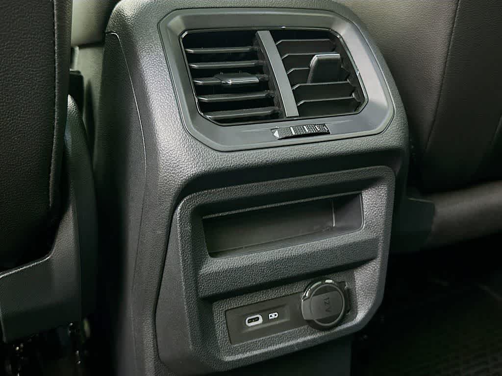 2023 Volkswagen Tiguan SE R-Line Negro